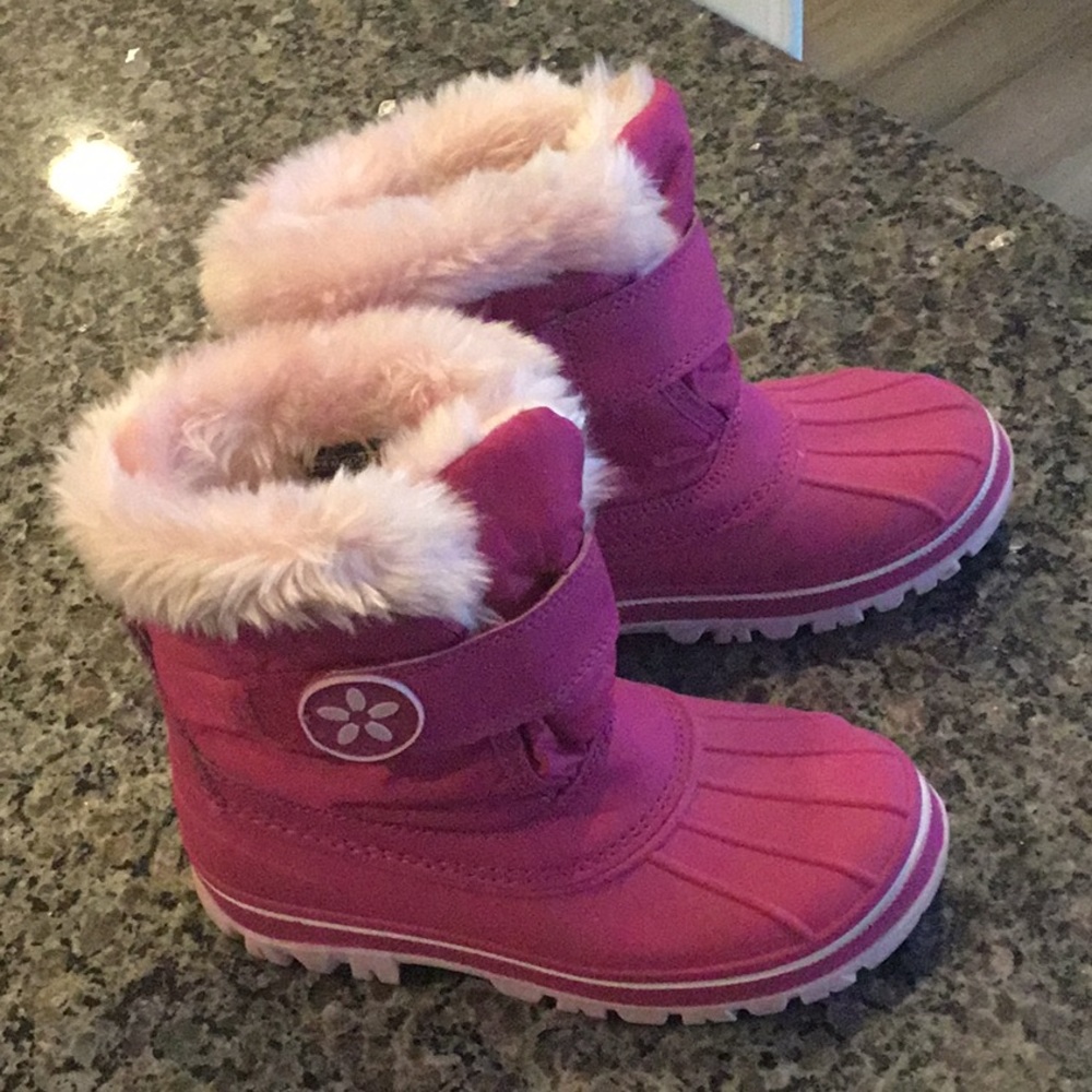 Girls snow boots